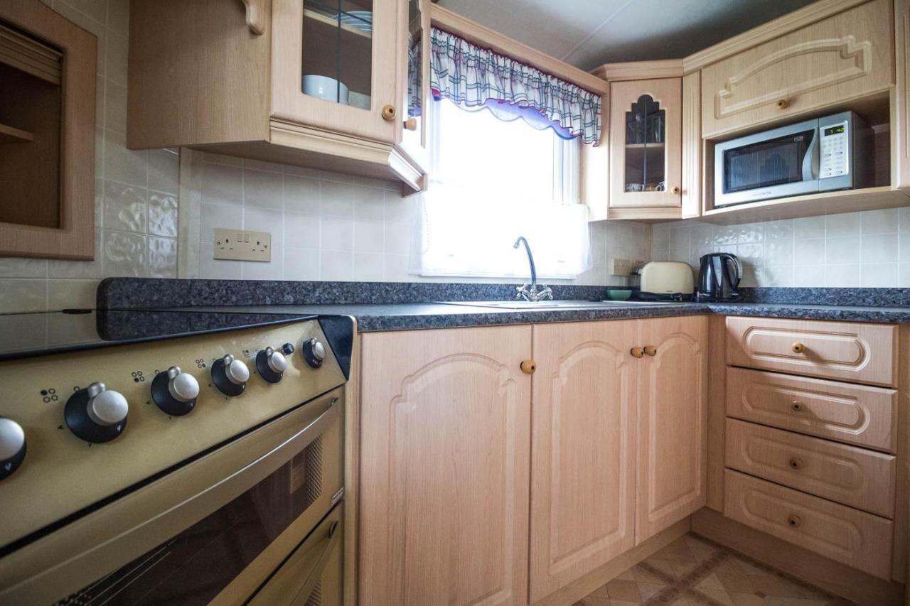 Brilliant Caravan For Hire At Manor Park In Hunstanton Norfolk Ref 23176K Hotel Luaran gambar