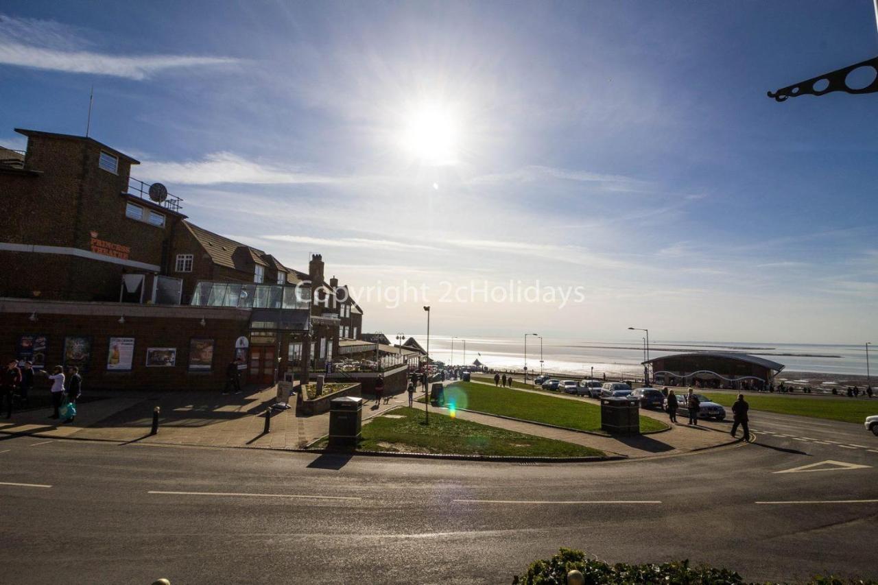 Brilliant Caravan For Hire At Manor Park In Hunstanton Norfolk Ref 23176K Hotel Luaran gambar